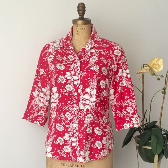 COLD WATER CREEK Size SMALL Red and White Floral 3/4 Sleeve Cotton Blend Blouse - Picture 3 of 10